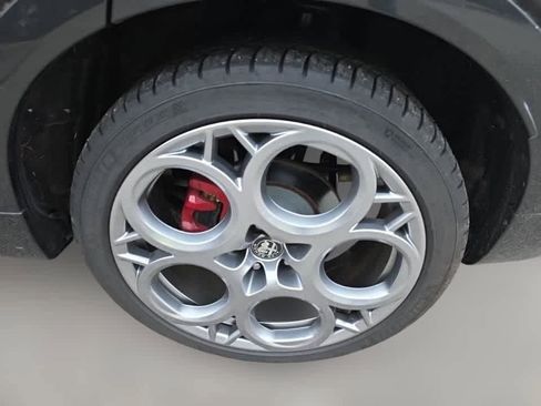 Used 2024 Alfa Romeo Tonale Ti w/ Premium Interior Package image 9