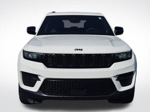 Certified 2023 Jeep Grand Cherokee Altitude AWD/4WD image 3