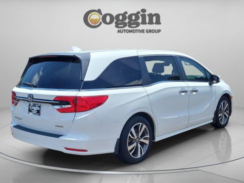 Used 2021 Honda Odyssey Touring image 5