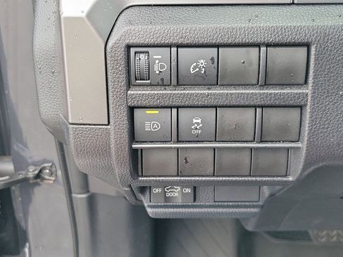 Used 2025 Toyota Tacoma SR5 image 28