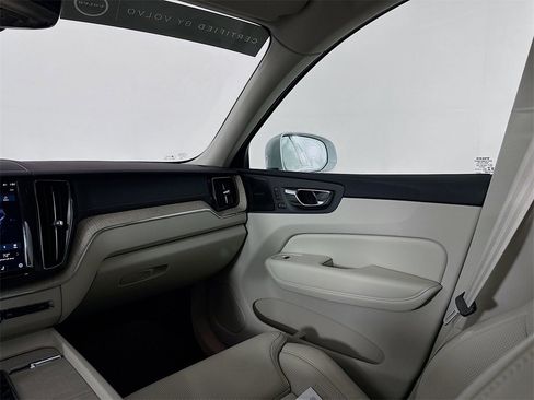 Used 2023 Volvo XC60 B6 Ultimate w/ Climate Package image 25