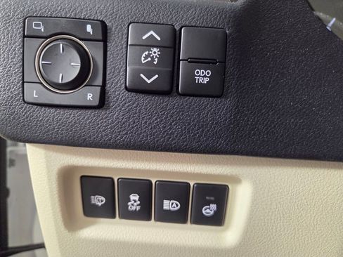 Used 2023 Lexus GX 460 Premium w/ Premium Package AWD/4WD image 19