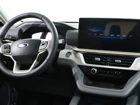 New 2026 Ford Explorer Active w/ Active Comfort Package image 8
