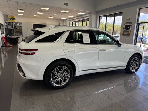Used 2025 Genesis GV70 2.5T w/ Advanced Package image 4