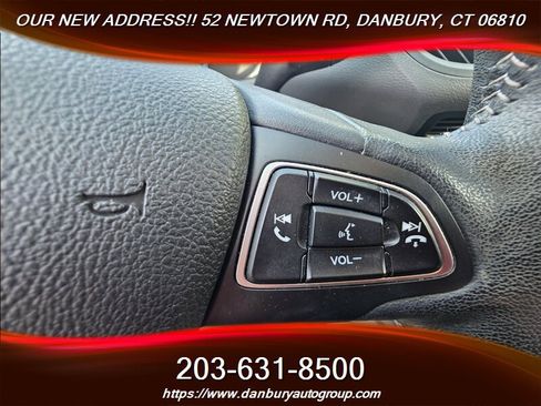 Used 2019 Ford Escape SEL image 12