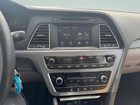 Used 2017 Hyundai Sonata SE FWD image 20
