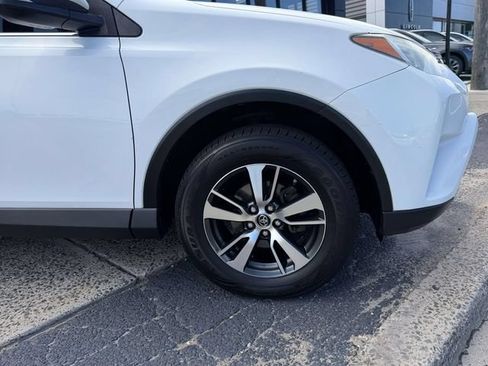 Used 2017 Toyota RAV4 XLE AWD/4WD image 6