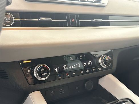 Used 2023 Mitsubishi Outlander SEL image 18