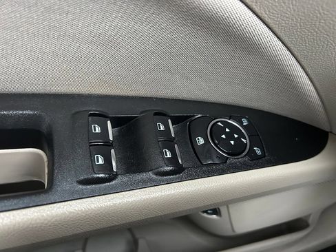 Used 2018 Ford Fusion SE FWD image 13