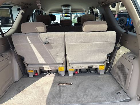 Used 2004 Toyota Sequoia SR5 AWD/4WD image 30