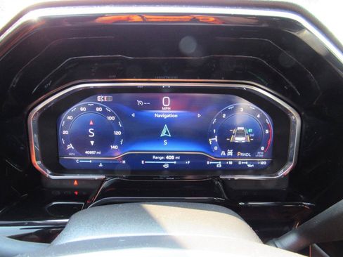 Used 2024 Chevrolet Silverado 3500 LT AWD/4WD image 24