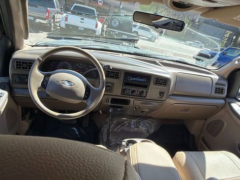 Used 2003 Ford F250 XL image 12
