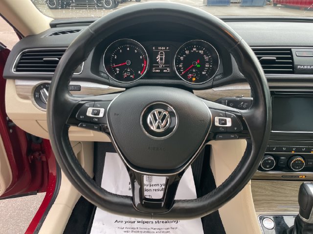 Used 2018 Volkswagen Passat 2.0T SE w/ SE Lighting Package FWD image 25
