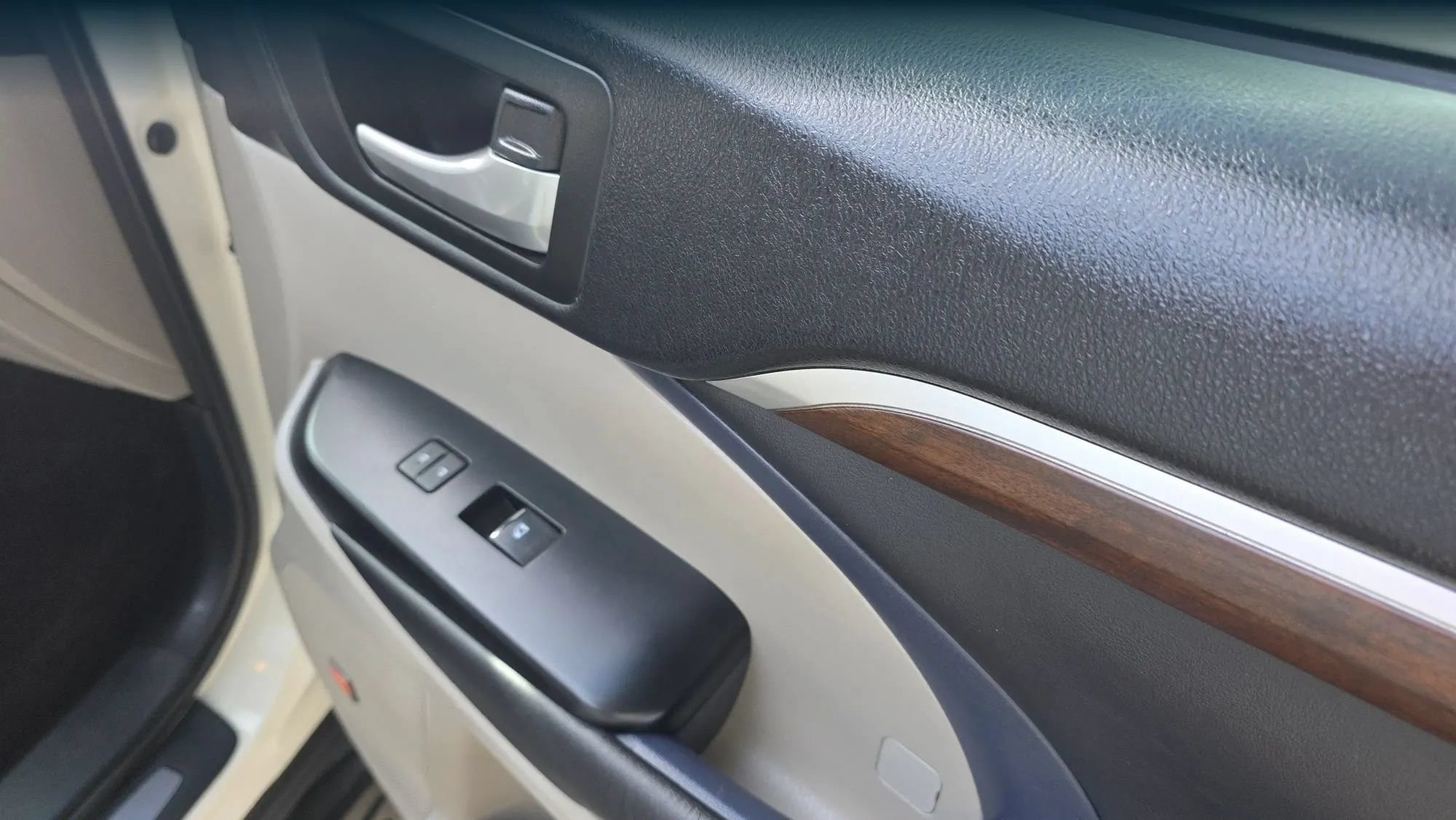 Used 2016 Toyota Highlander Limited FWD image 42