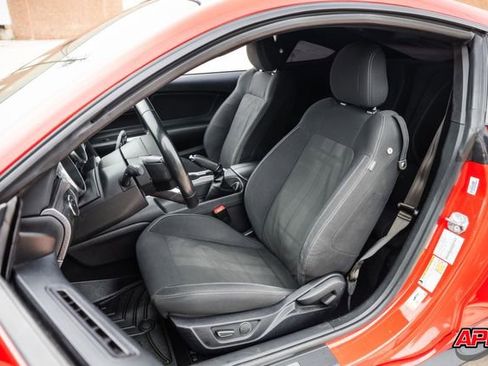Used 2019 Ford Mustang GT w/ Black Accent Package RWD image 5