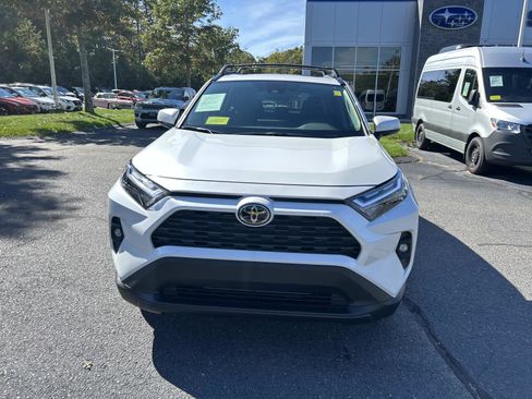 Used 2025 Toyota RAV4 XLE Premium image 8