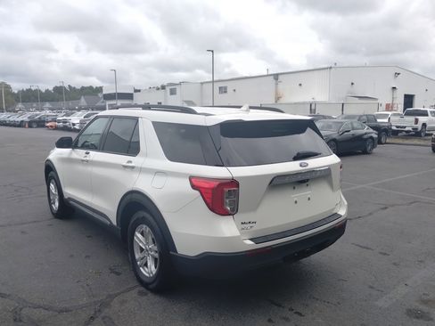 Used 2022 Ford Explorer XLT w/ Class IV Trailer Tow Package image 5