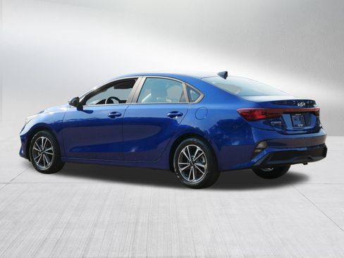Used 2023 Kia Forte LXS w/ LXS Technology Package FWD image 5