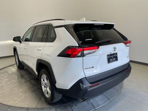 Used 2021 Toyota RAV4 XLE FWD image 9