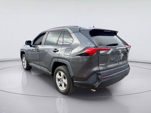 Used 2021 Toyota RAV4 XLE FWD image 7