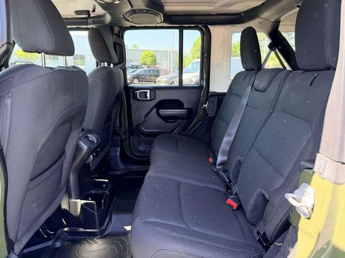Used 2022 Jeep Wrangler Unlimited Sport AWD/4WD image 18