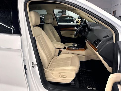 Used 2023 Audi Q5 2.0T Premium Plus w/ Premium Plus Package AWD/4WD image 10
