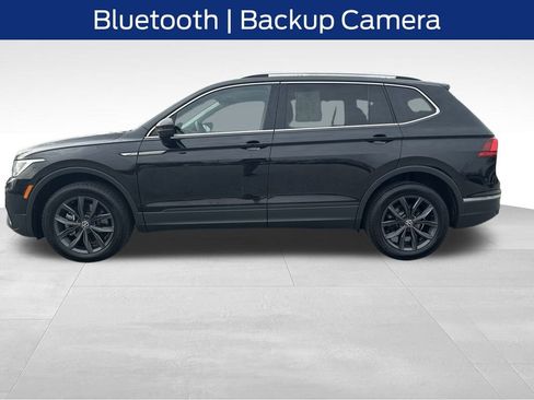 Used 2022 Volkswagen Tiguan SE image 2