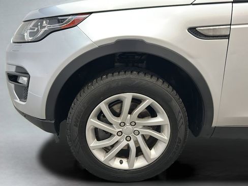 Used 2016 Land Rover Discovery Sport HSE AWD/4WD image 32