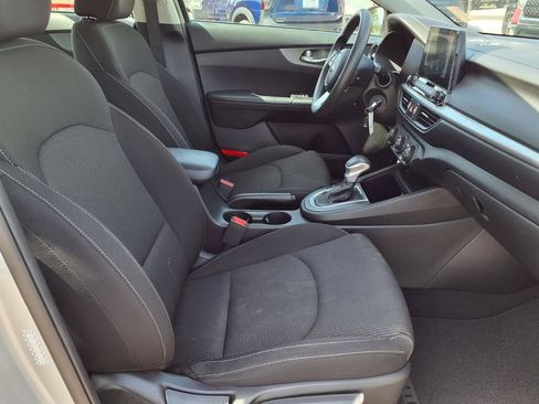 Used 2021 Kia Forte LXS FWD image 13