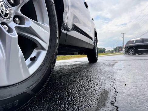 Used 2020 Toyota RAV4 XLE image 35