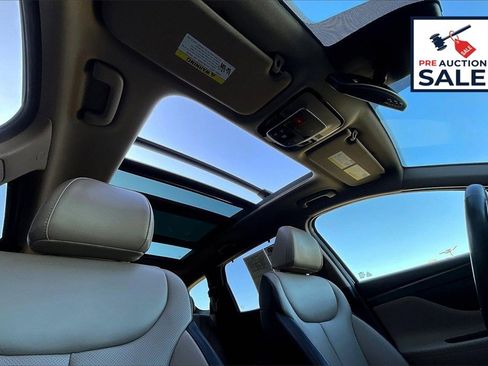 Used 2023 Hyundai Santa Fe SEL Premium image 22