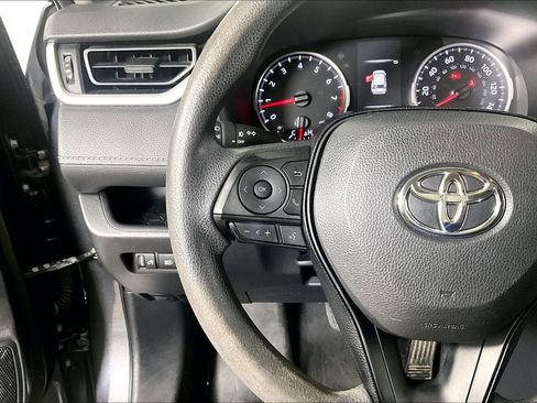 Used 2019 Toyota RAV4 XLE image 18