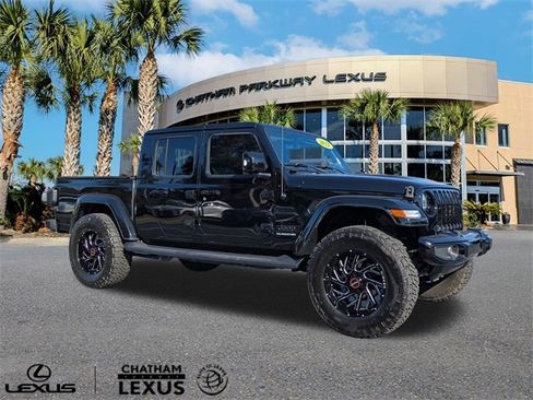 Used 2022 Jeep Gladiator Overland image 1