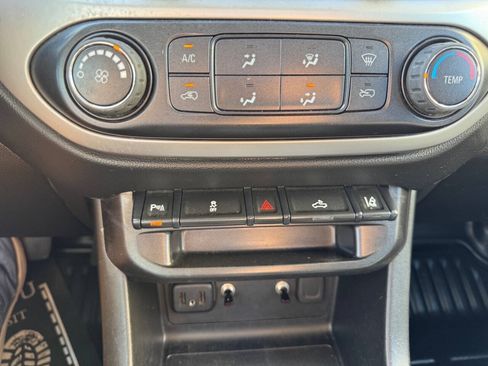 Used 2022 Chevrolet Colorado LT w/ Fleet Safety Package RWD image 21