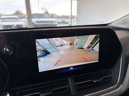 Certified 2025 Chevrolet Trax LT w/ LT Convenience Package image 23