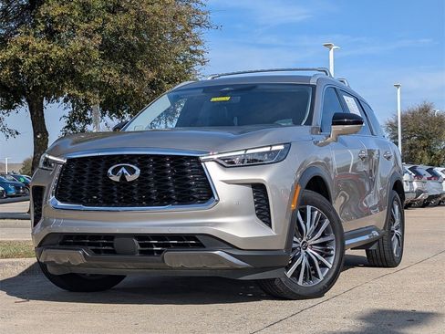 Used 2023 INFINITI QX60 Sensory w/ Cargo Package image 2