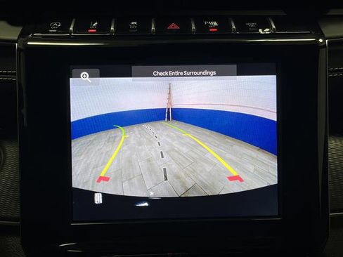 Used 2023 Jeep Grand Cherokee Altitude image 9