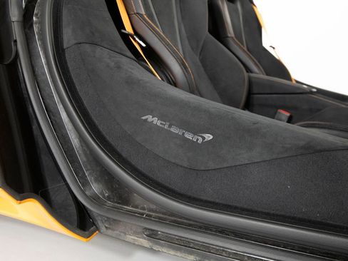 Used 2025 McLaren 750S RWD image 34