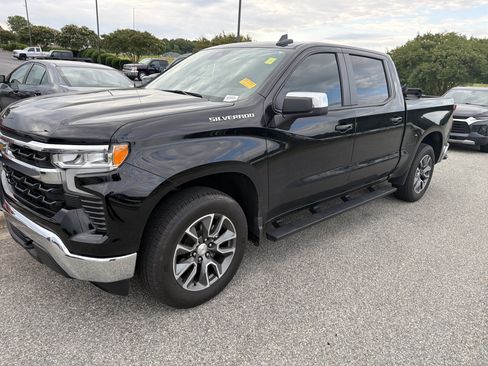 Certified 2023 Chevrolet Silverado 1500 LT AWD/4WD image 5