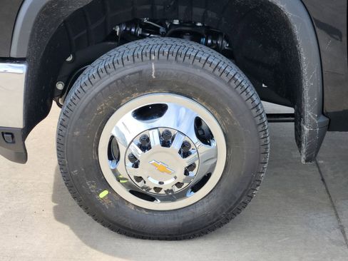New 2026 Chevrolet Silverado 3500 LT image 11