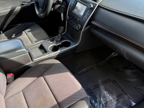 Used 2016 Toyota Camry LE FWD image 15