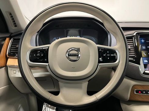 Used 2022 Volvo XC90 T8 Inscription Expression w/ Advanced Package image 6