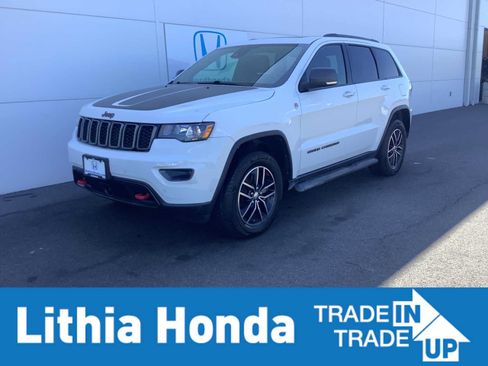 Used 2018 Jeep Grand Cherokee Trailhawk AWD/4WD image 1