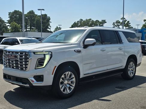 Used 2025 GMC Yukon XL Denali AWD/4WD image 1