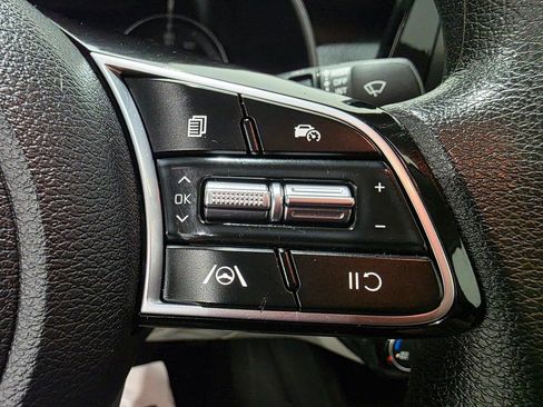 Used 2022 Kia Forte LXS w/ LXS Technology Package image 6