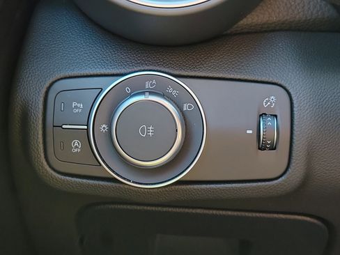 Used 2024 Alfa Romeo Giulia Veloce image 24