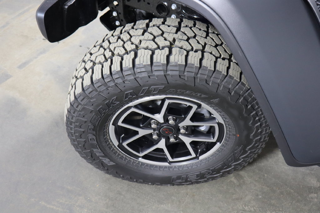 New 2026 Jeep Gladiator Rubicon w/ Steel Power Dome Hood Package AWD/4WD image 42