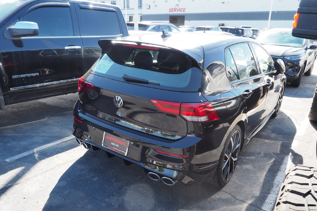 Used 2024 Volkswagen Golf R AWD/4WD image 4