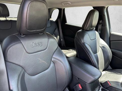 Used 2023 Jeep Cherokee Altitude Lux image 28