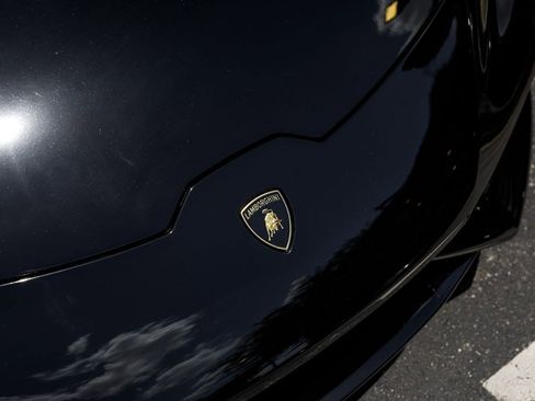 Used 2016 Lamborghini Huracan LP 610-4 AWD/4WD image 32
